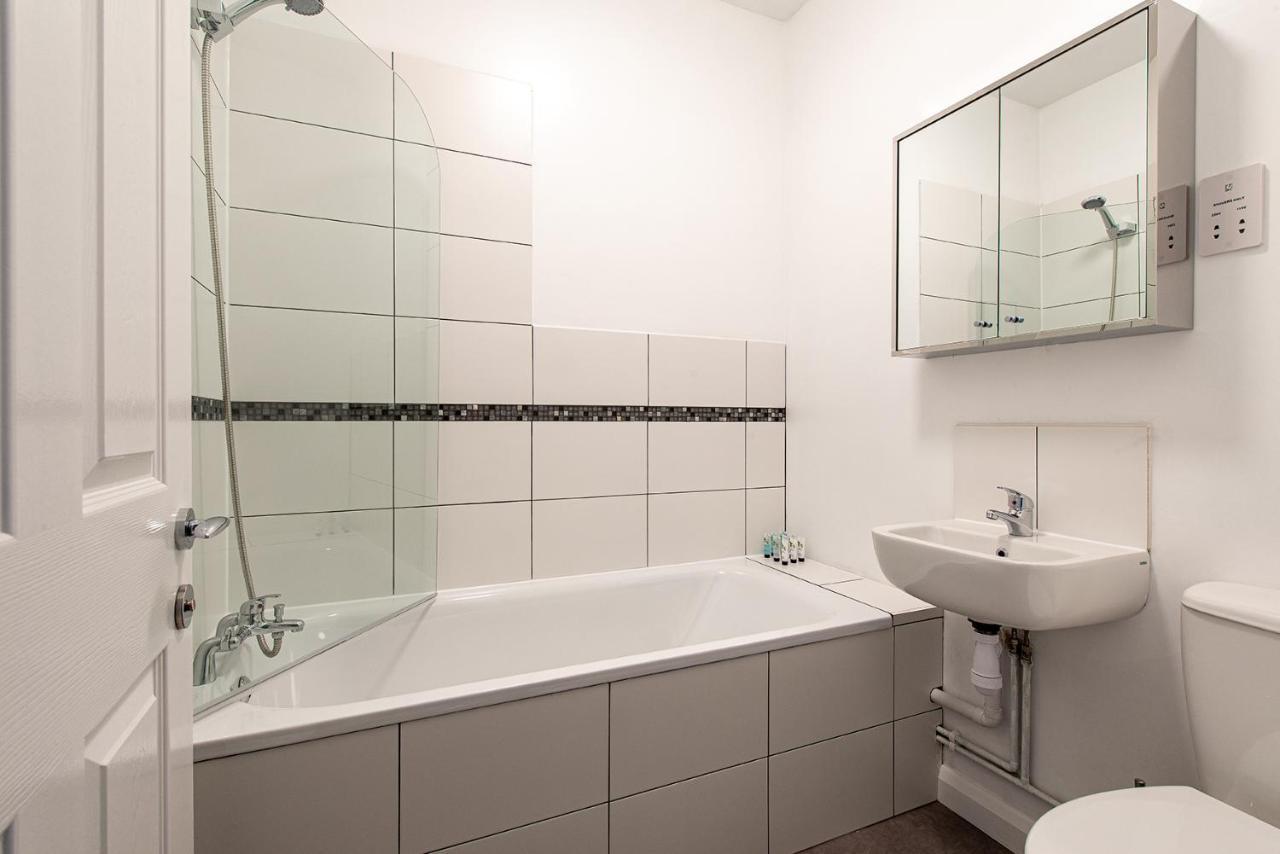 Riverside Luxury Apartment Рочестер Экстерьер фото